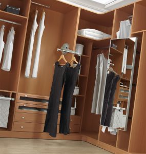 29 4 DETALLE 2 VESTIDOR 1